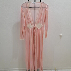Vintage Gilead Blush Lace Robe